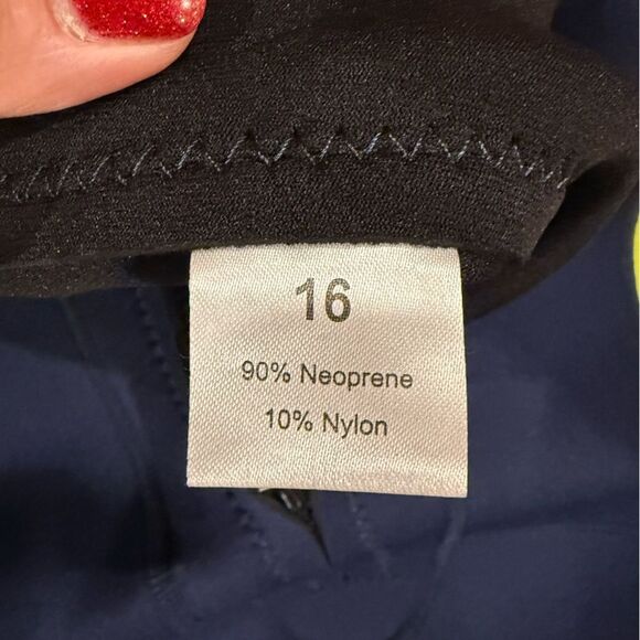 Goldfin Kids Wetsuit, 3mm Neoprene Back Zip NWOT Size 16 - Picture 5 of 6